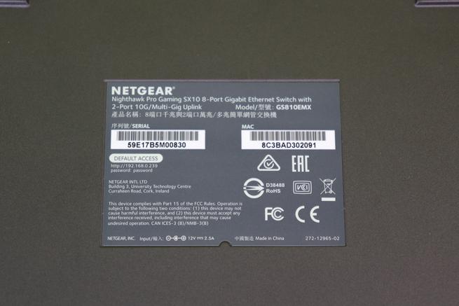 Pegatina del switch 10Gigabit NETGEAR Nighthawk GS810EMX en detalle