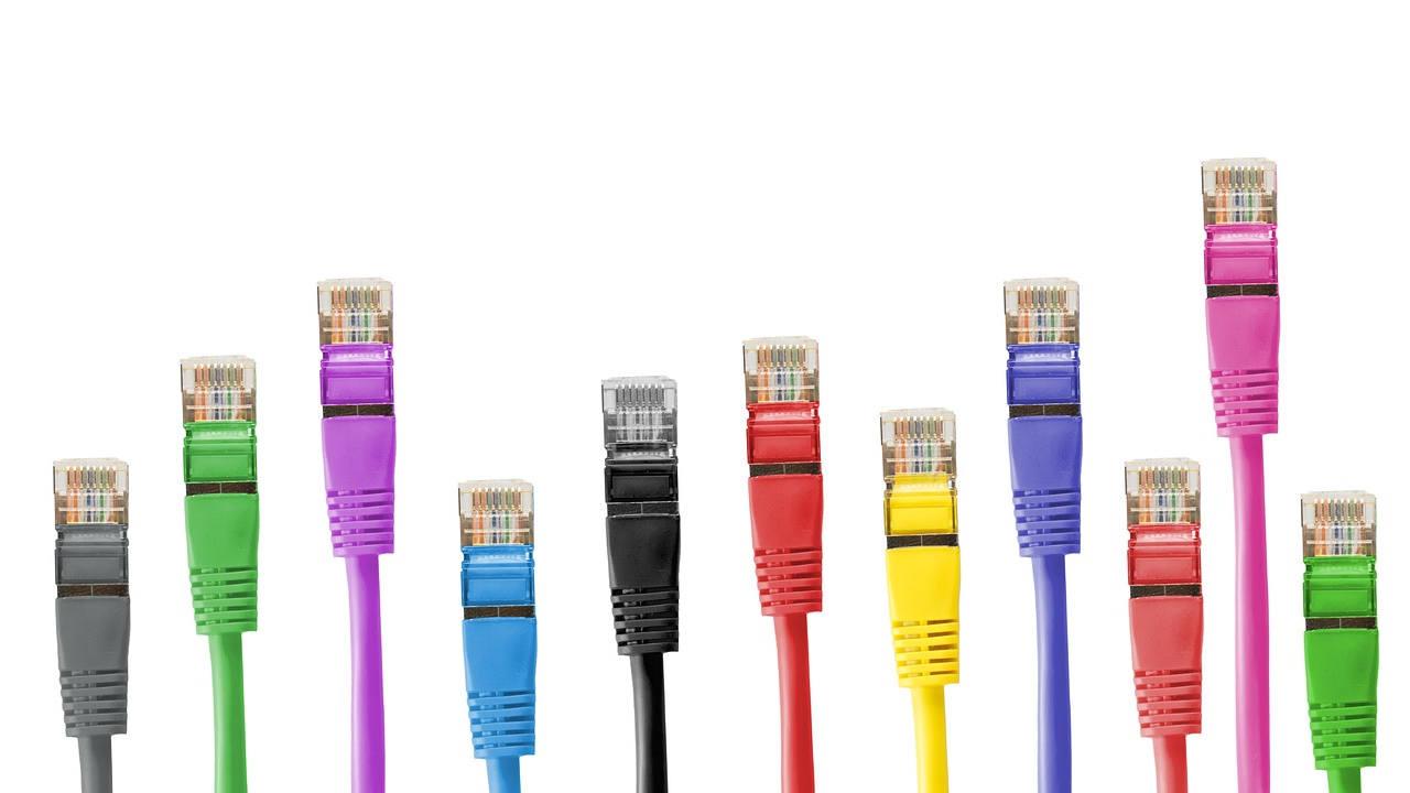 Como hacer un cable de red RJ45 - Crimpar cable Ethernet - YeaBit  Informática