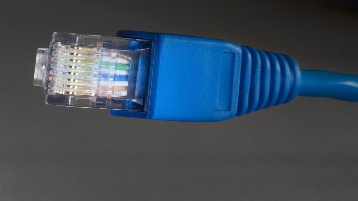 ¿Debo cambiar el cable Ethernet?