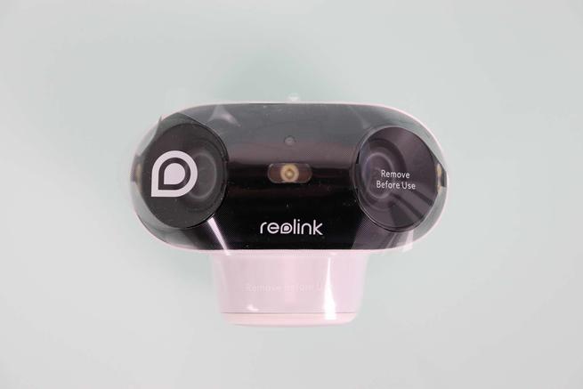 Frontal de la cámara IP Reolink Argus 4 Pro con los plásticos protectores